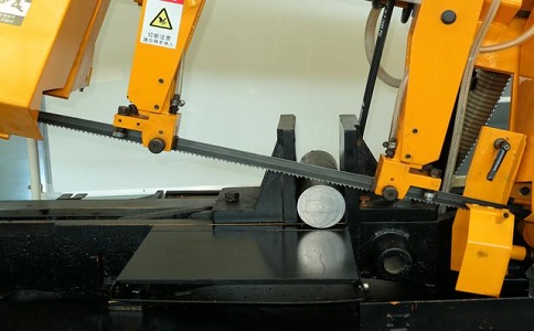 崇阳数控带锯床自动送料精度会出现偏差吗？